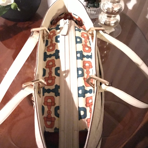 Gucci Guccissima Leather Punch Tote - Picture 3 of 8